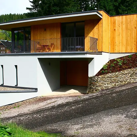 Eden Gæstehus 3*